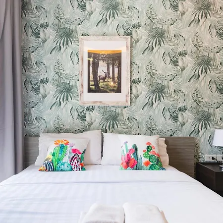 Dazzle Sukhumvit 7 By Lefoyer Apartment Bangkok Exterior photo
