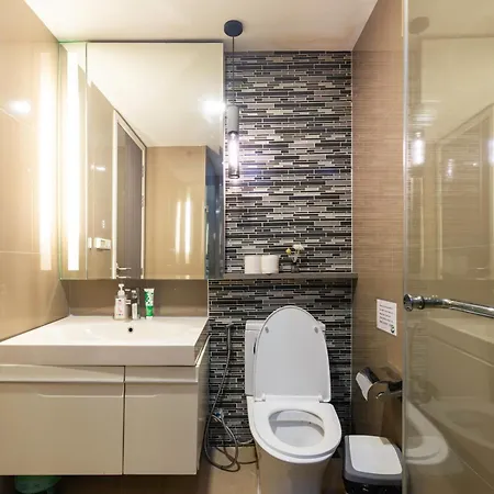 Dazzle Sukhumvit 7 By Lefoyer Apartment Bangkok Exterior photo